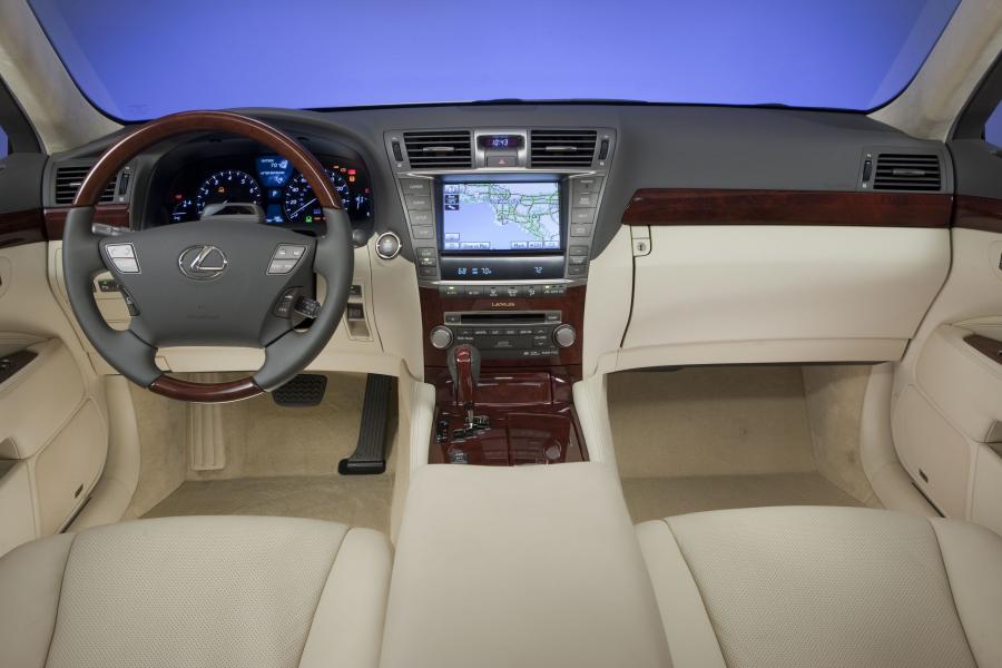  Lexus LS460L 2010 года  (фото 12 из 28)